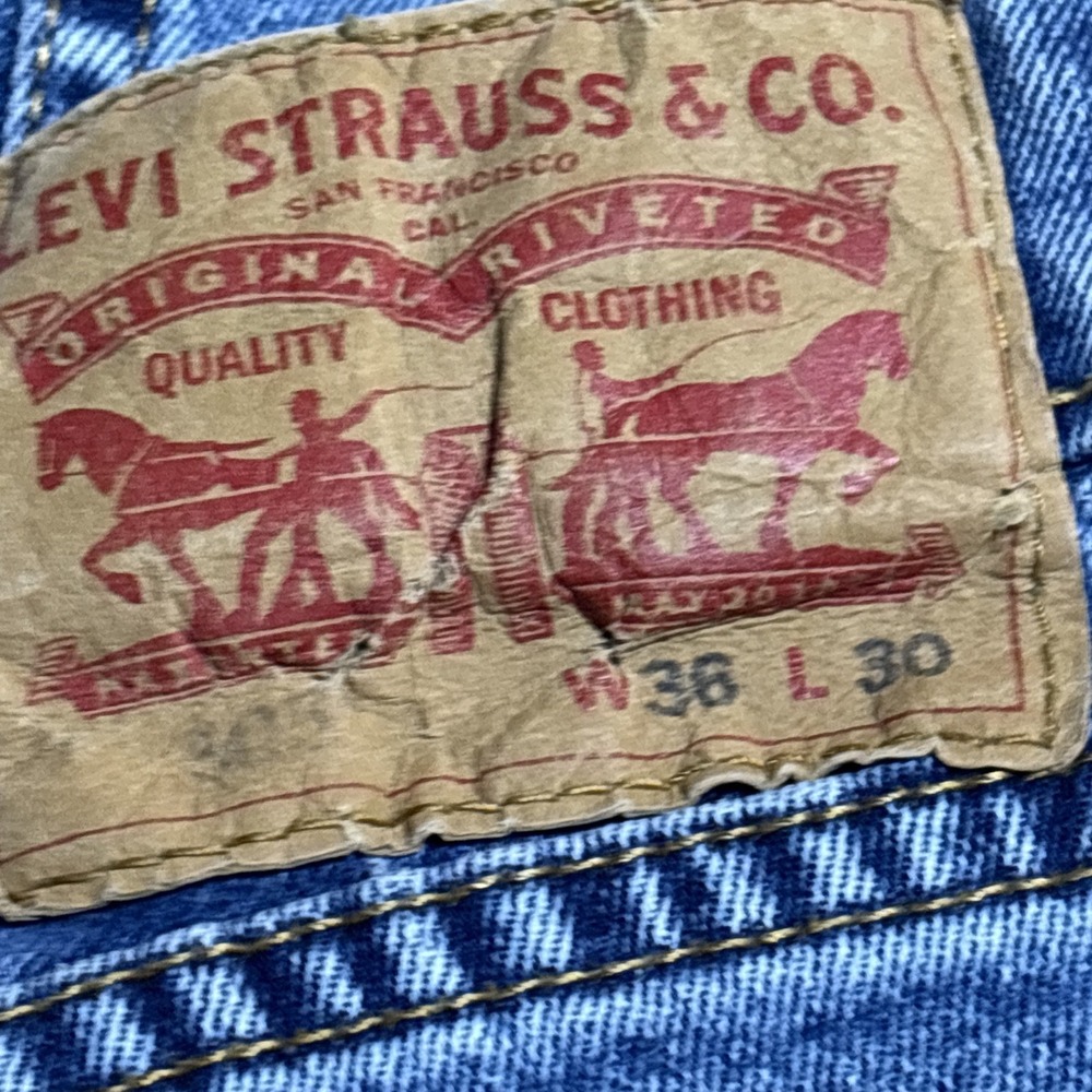Levi's 505 Jeans Men's Size 36x30 Blue Regular Fit Straight Leg Cotton Denim - Picture 3 of 8
